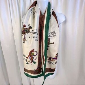 THE BOOK OF KELLS WOMENS SCARF GREEN WITH DESIGN POLYESTER